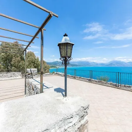 Torre Saracena Apartment Scario